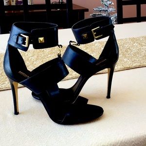 MICHAEL Michael Kors Black Amos Ankle Strap Sandals 9.0M (gold hardware)